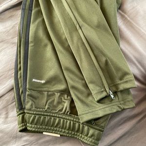 NWT Adidas men’s track suit